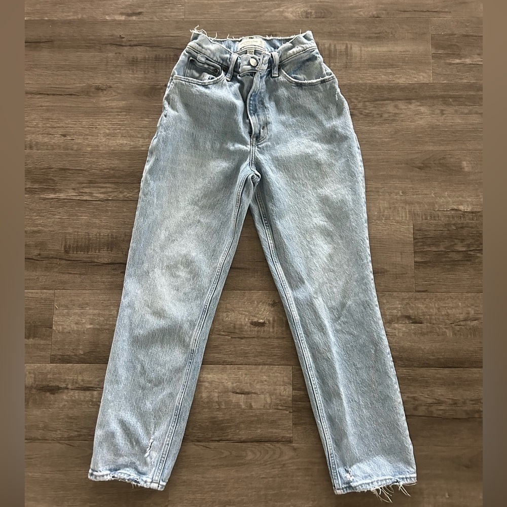 Women's Abercrombie and Fitch Curve Love Jeans 25